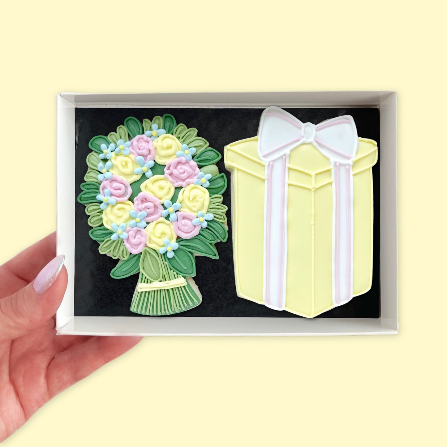 Flower Bouquet with Gift Iced Biscuits
